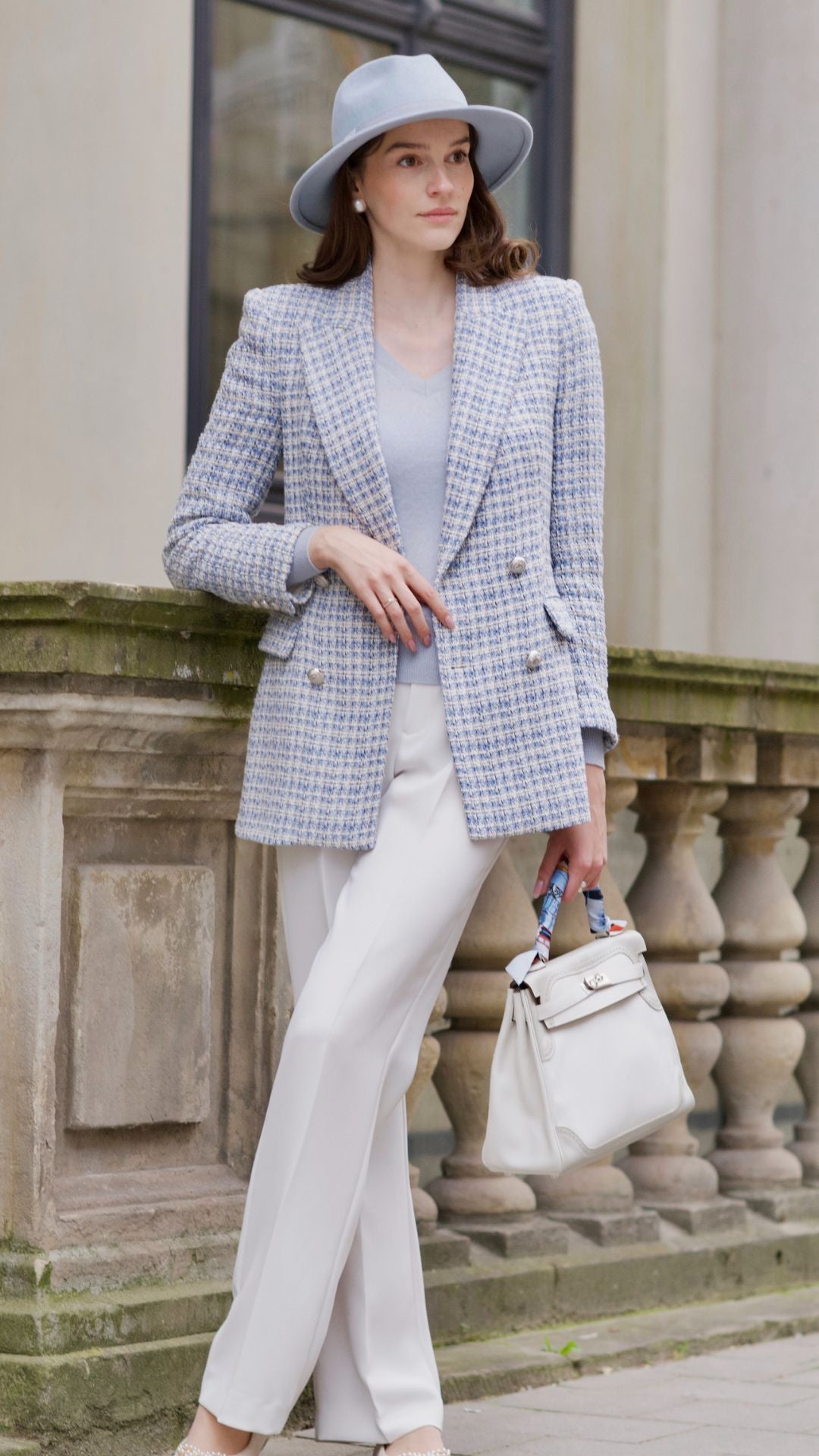 Eleganter Hut Nastia in Blau